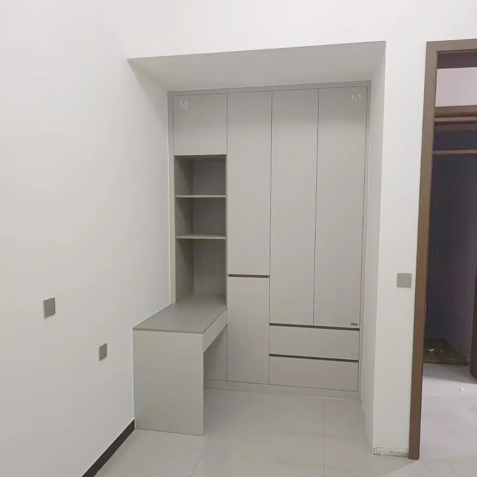 שמעקנדיק סידער האָלץ וואָרדראָובז